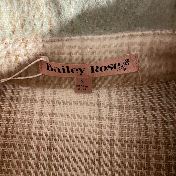 Miss Lola Shacket/ Size Small - Picture 3 of 3